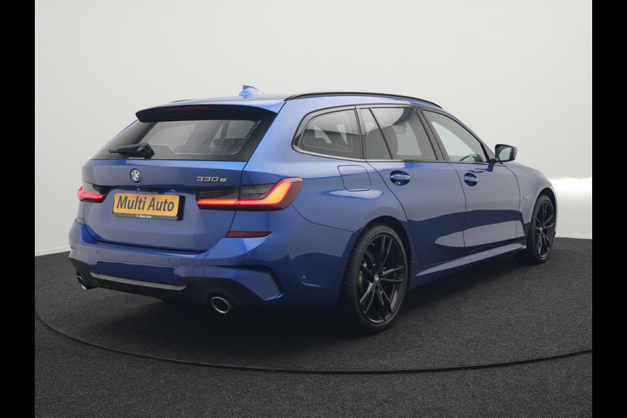BMW 3 Serie Touring 330e M Sport Plug in Hybrid 293pk Dealer O.H PHEV | Panodak | Adaptive Onderstel | Laser LED | Alcantara Sportstoelen Memory | Head Up | Camera | 19"L.M | Keyless | Apple Carplay | Navigatie | Virtual | DAB |