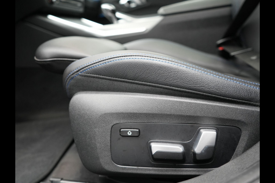BMW 3 Serie Touring 330e M Sport Plug in Hybrid 293pk Dealer O.H PHEV | Panodak | Adaptive Onderstel | Laser LED | Alcantara Sportstoelen Memory | Head Up | Camera | 19"L.M | Keyless | Apple Carplay | Navigatie | Virtual | DAB |