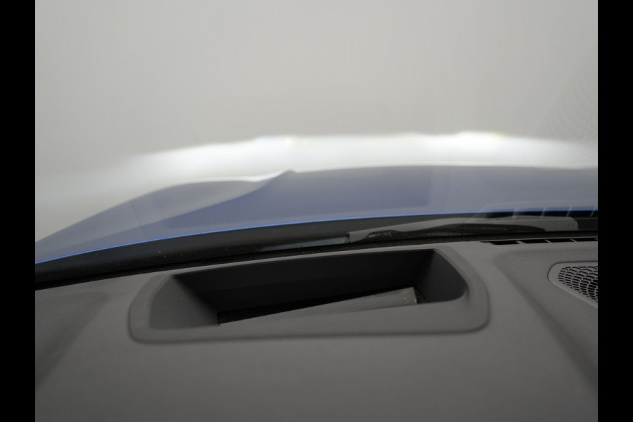BMW 3 Serie Touring 330e M Sport Plug in Hybrid 293pk Dealer O.H PHEV | Panodak | Adaptive Onderstel | Laser LED | Alcantara Sportstoelen Memory | Head Up | Camera | 19"L.M | Keyless | Apple Carplay | Navigatie | Virtual | DAB |