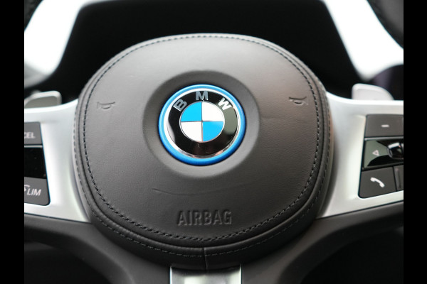 BMW 3 Serie Touring 330e M Sport Plug in Hybrid 293pk Dealer O.H PHEV | Panodak | Adaptive Onderstel | Laser LED | Alcantara Sportstoelen Memory | Head Up | Camera | 19"L.M | Keyless | Apple Carplay | Navigatie | Virtual | DAB |