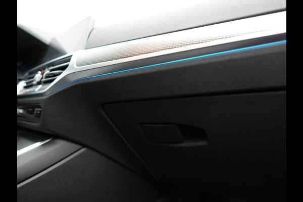 BMW 3 Serie Touring 330e M Sport Plug in Hybrid 293pk Dealer O.H PHEV | Panodak | Adaptive Onderstel | Laser LED | Alcantara Sportstoelen Memory | Head Up | Camera | 19"L.M | Keyless | Apple Carplay | Navigatie | Virtual | DAB |