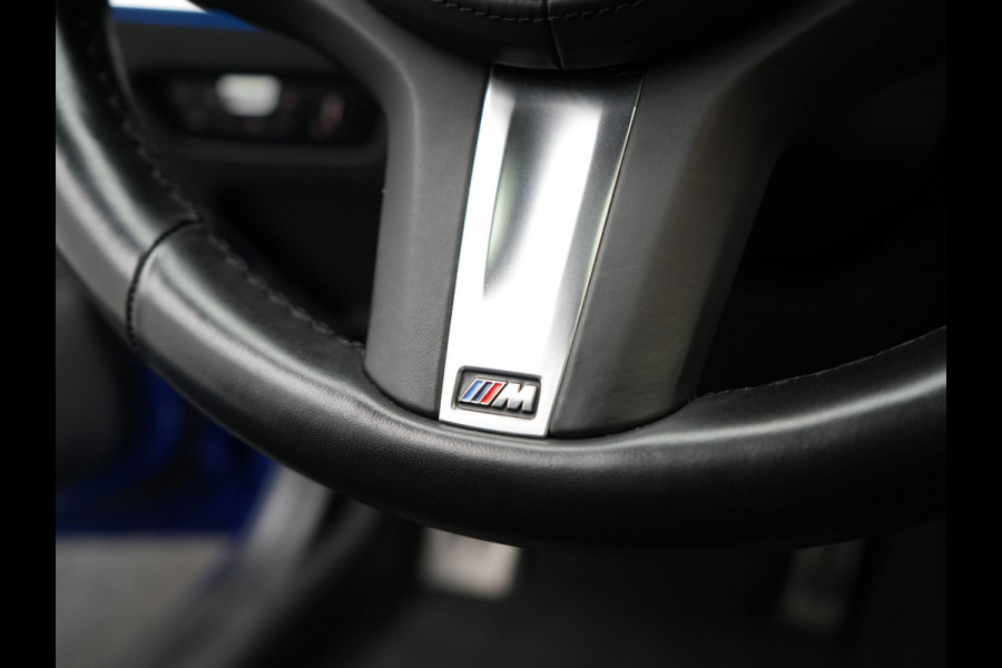 BMW 3 Serie Touring 330e M Sport Plug in Hybrid 293pk Dealer O.H PHEV | Panodak | Adaptive Onderstel | Laser LED | Alcantara Sportstoelen Memory | Head Up | Camera | 19"L.M | Keyless | Apple Carplay | Navigatie | Virtual | DAB |
