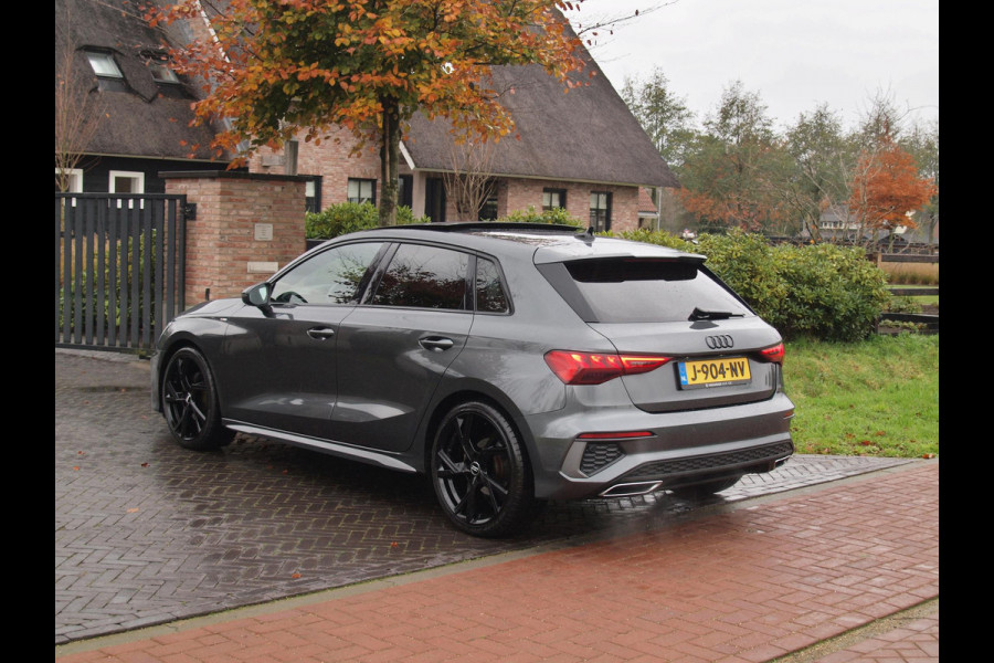 Audi A3 Sportback 35 TFSI S edition | 2X S-Line | Schuifdak | 19 Inch | Black Optic | NL-Auto |