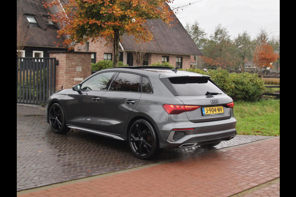 Audi A3 Sportback 35 TFSI S edition | 2X S-Line | Schuifdak | 19 Inch | Black Optic | NL-Auto |