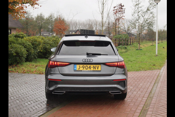 Audi A3 Sportback 35 TFSI S edition | 2X S-Line | Schuifdak | 19 Inch | Black Optic | NL-Auto |