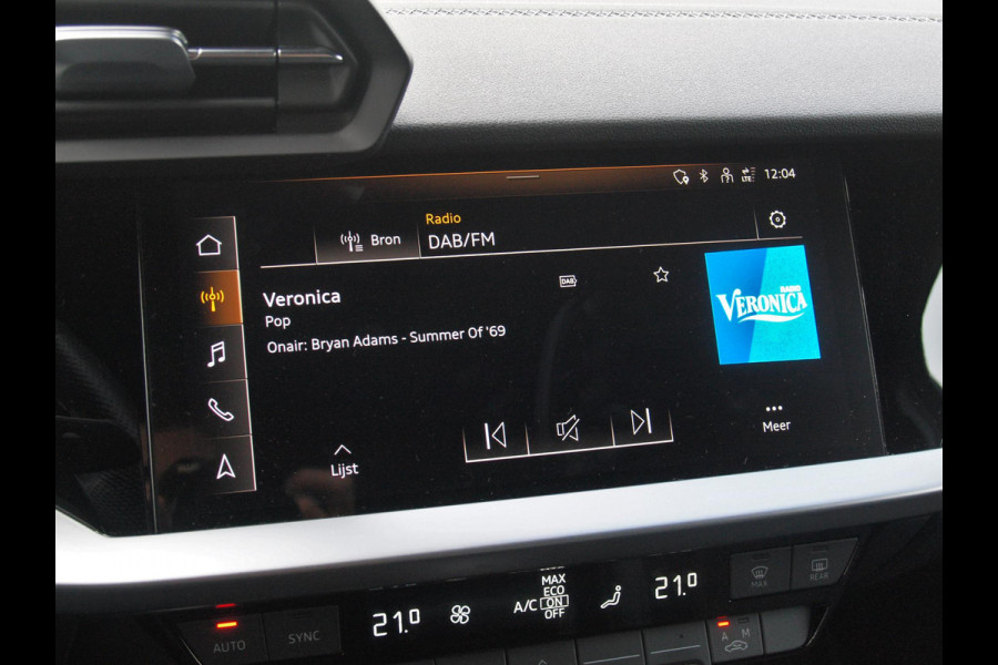 Audi A3 Sportback 35 TFSI S edition | 2X S-Line | Schuifdak | 19 Inch | Black Optic | NL-Auto |