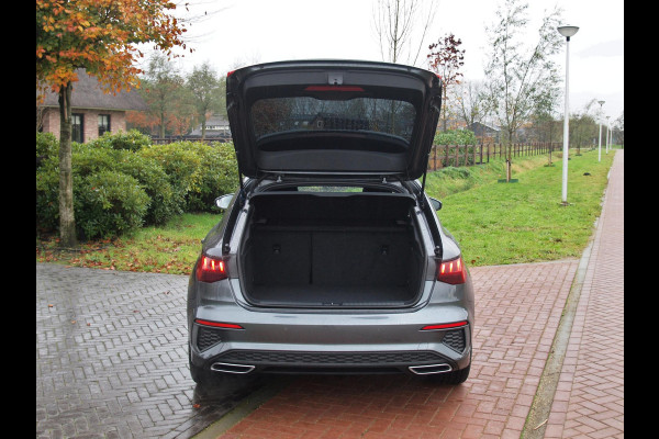 Audi A3 Sportback 35 TFSI S edition | 2X S-Line | Schuifdak | 19 Inch | Black Optic | NL-Auto |