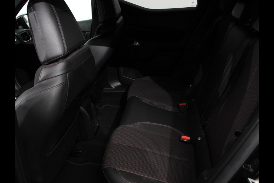 DS DS 3 Crossback 1.2 PureTech 130 PK Automaat Performance Line | Climate Control | Parkeer sensoren Achter | Lichtmetalen velgen