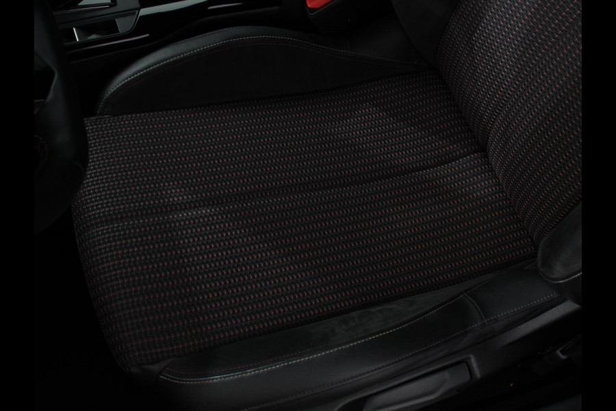 DS DS 3 Crossback 1.2 PureTech 130 PK Automaat Performance Line | Climate Control | Parkeer sensoren Achter | Lichtmetalen velgen