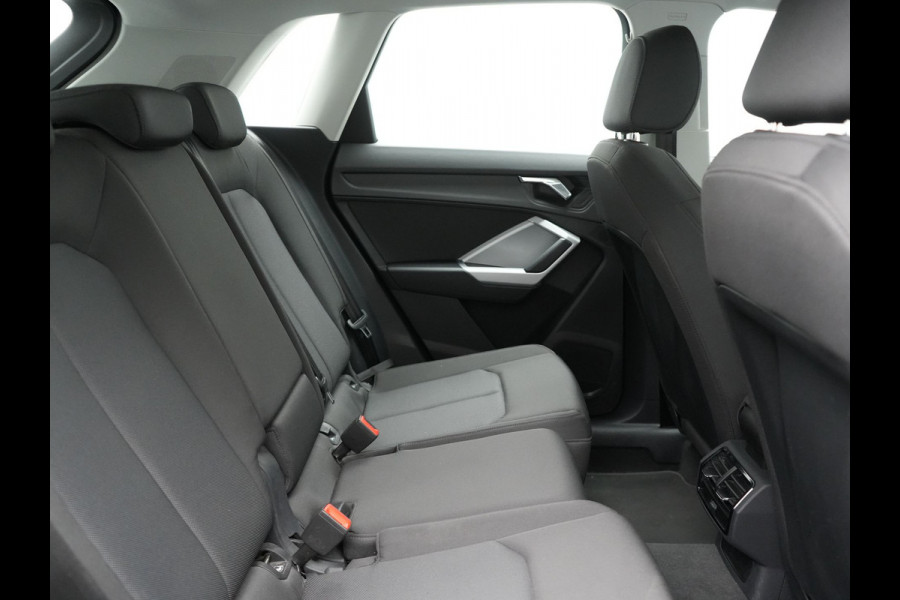 Audi Q3 45 TFSI e S Line Plug In Hybrid 245pk PHEV | Apple Carplay | Navigatie | Blis | Cruise Control | Virtual Cockpit | DAB | L.M"18 |