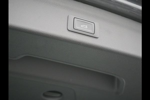 Audi Q3 45 TFSI e S Line Plug In Hybrid 245pk PHEV | Apple Carplay | Navigatie | Blis | Cruise Control | Virtual Cockpit | DAB | L.M"18 |