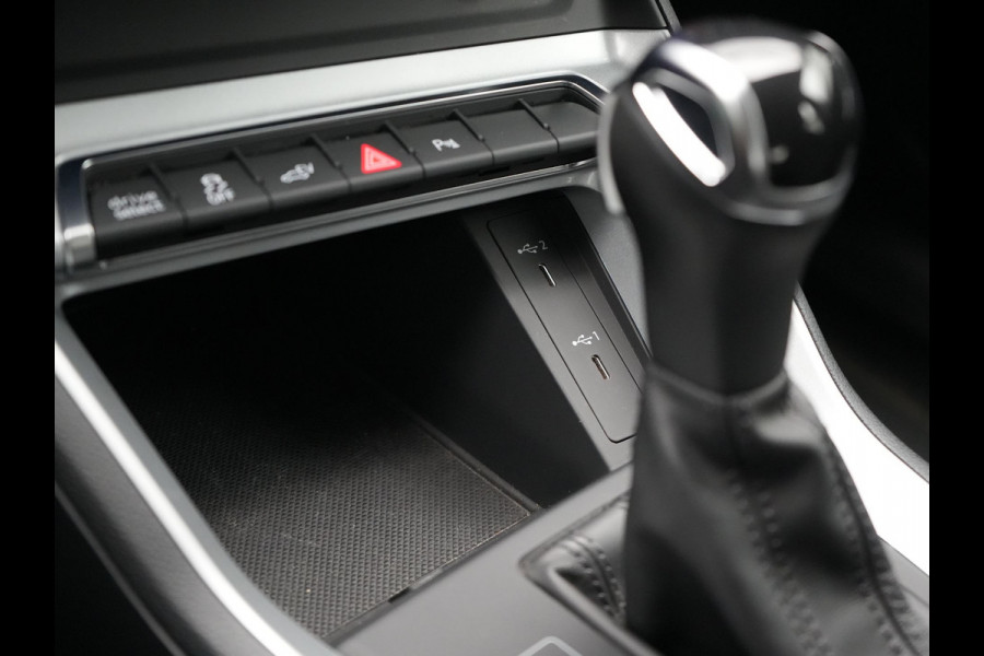 Audi Q3 45 TFSI e S Line Plug In Hybrid 245pk PHEV | Apple Carplay | Navigatie | Blis | Cruise Control | Virtual Cockpit | DAB | L.M"18 |