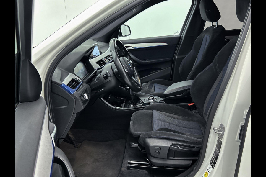 BMW X1 XDrive20i High Executive M-Sport (Goed OnderH, Navi, Camera, Parkeersensoren, StoelV, Climate Control, Cruise Control, Etc)
