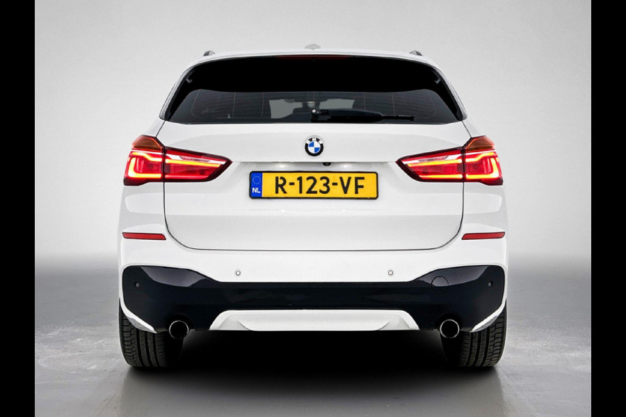 BMW X1 XDrive20i High Executive M-Sport (Goed OnderH, Navi, Camera, Parkeersensoren, StoelV, Climate Control, Cruise Control, Etc)