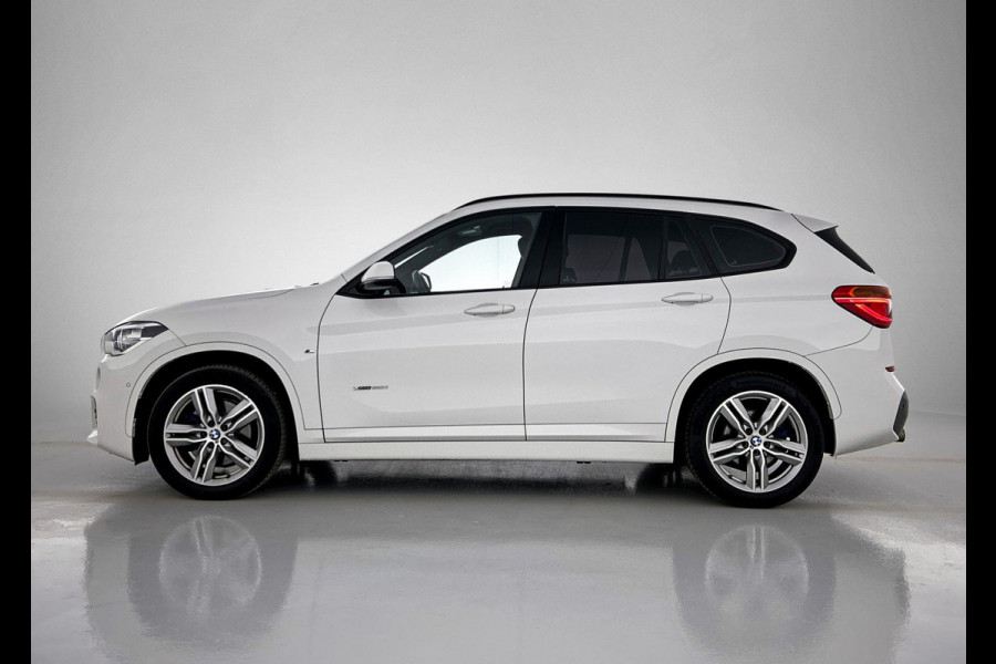 BMW X1 XDrive20i High Executive M-Sport (Goed OnderH, Navi, Camera, Parkeersensoren, StoelV, Climate Control, Cruise Control, Etc)
