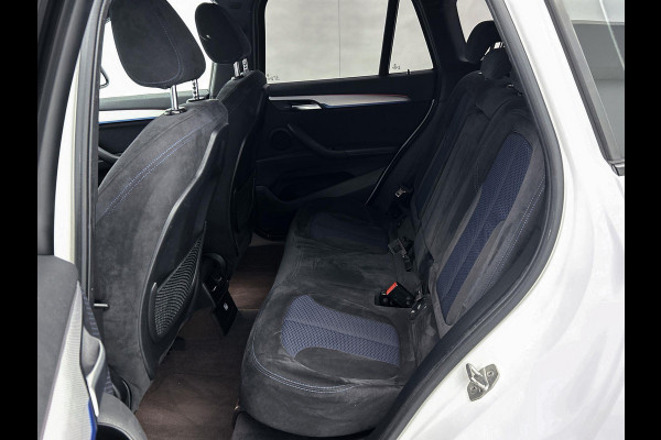 BMW X1 XDrive20i High Executive M-Sport (Goed OnderH, Navi, Camera, Parkeersensoren, StoelV, Climate Control, Cruise Control, Etc)