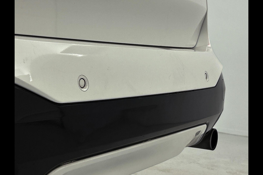 BMW X1 XDrive20i High Executive M-Sport (Goed OnderH, Navi, Camera, Parkeersensoren, StoelV, Climate Control, Cruise Control, Etc)