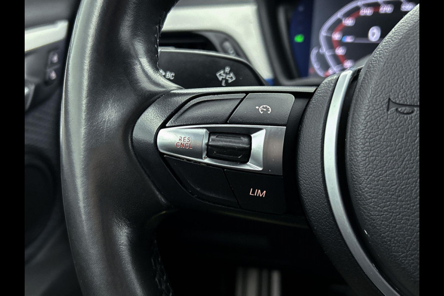 BMW X1 XDrive20i High Executive M-Sport (Goed OnderH, Navi, Camera, Parkeersensoren, StoelV, Climate Control, Cruise Control, Etc)