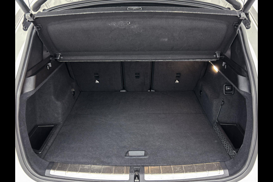BMW X1 XDrive20i High Executive M-Sport (Goed OnderH, Navi, Camera, Parkeersensoren, StoelV, Climate Control, Cruise Control, Etc)