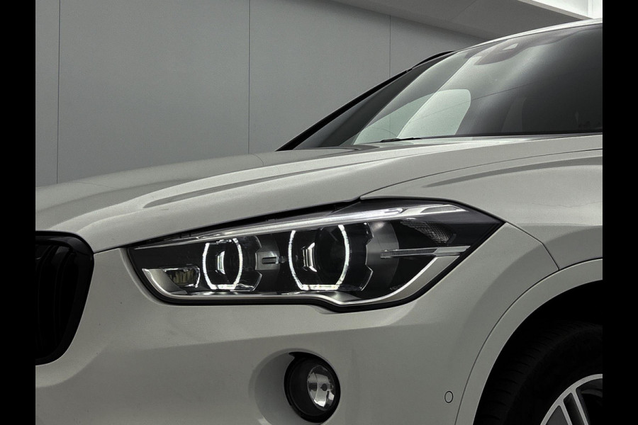 BMW X1 XDrive20i High Executive M-Sport (Goed OnderH, Navi, Camera, Parkeersensoren, StoelV, Climate Control, Cruise Control, Etc)