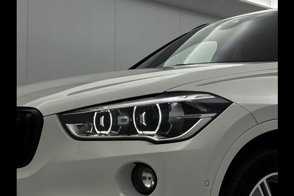 BMW X1 XDrive20i High Executive M-Sport (Goed OnderH, Navi, Camera, Parkeersensoren, StoelV, Climate Control, Cruise Control, Etc)