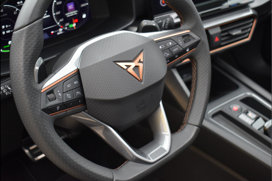 CUPRA Formentor 1.4 e-Hybrid VZ 245 Pk Pano Memory Kuipstoelen Keyless 360 Camera ACC 19 Inch