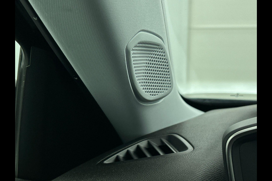 Peugeot 2008 1.2 PureTech 130pk Automaat Allure | Navigatie | Climate Control | Cruise Control | PDC V+A | Camera | Full LED | 17" LM Velgen | Stoelverwarming