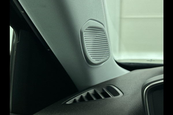 Peugeot 2008 1.2 PureTech 130pk Automaat Allure | Navigatie | Climate Control | Cruise Control | PDC V+A | Camera | Full LED | 17" LM Velgen | Stoelverwarming