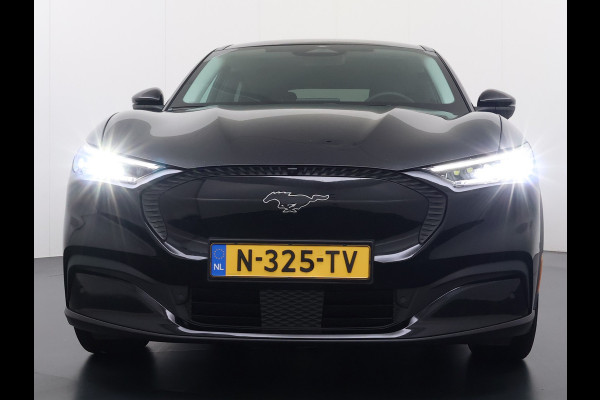 Ford Mustang Mach-E RWD 75 kWh Leer (semi-)Autopilot 360°Topview-Camera Adaptive-Cruise-Control Apple Carplay Bang&Olufsen B&O 18" Elektr.A-K DAB Lane-Assist Keyless-go Autonomous Emergency Braking SOH 94% ESP ASR Verkeersbordherkenning Vermoeidheidsherkenning Dodehoek-Detector 1e Eigenaar Origineel Nederlandse Auto Nieuwprijs €50.426