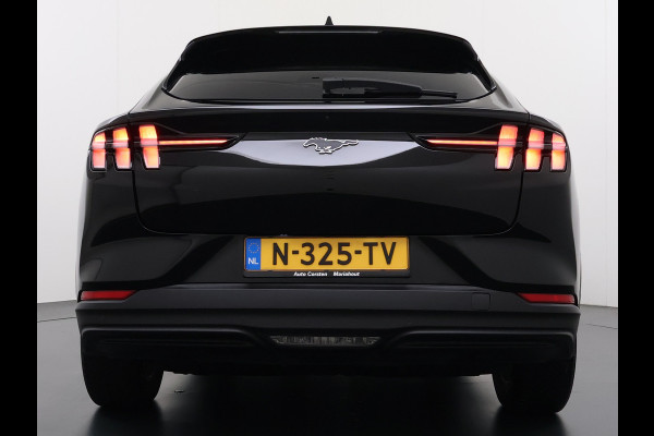 Ford Mustang Mach-E RWD 75 kWh Leer (semi-)Autopilot 360°Topview-Camera Adaptive-Cruise-Control Apple Carplay Bang&Olufsen B&O 18" Elektr.A-K DAB Lane-Assist Keyless-go Autonomous Emergency Braking SOH 94% ESP ASR Verkeersbordherkenning Vermoeidheidsherkenning Dodehoek-Detector 1e Eigenaar Origineel Nederlandse Auto Nieuwprijs €50.426