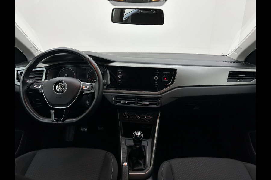 Volkswagen Polo Occasion 1.0 TSI Beats | Grijs | Airco | Tweedehands Volkswagen Polo | Cruisecontrol | Carplay | Stoelverwarming