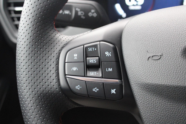 Ford FOCUS Wagon 1.0 EcoBoost Hybrid ST Line X 155pk | Trekhaak afneembaar | Panoramadak | Bang&Olufsen | Adaptive cruise control | Winter Pack | All season banden | Camera