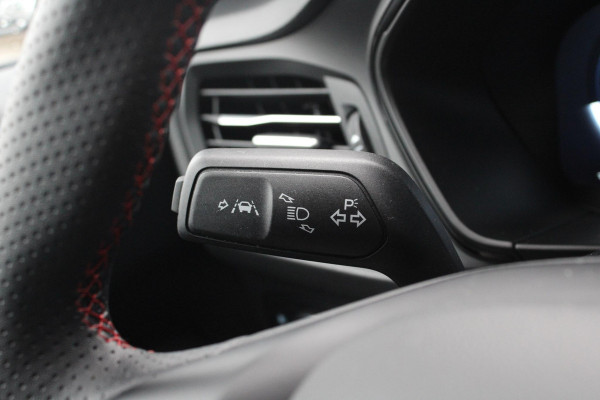 Ford FOCUS Wagon 1.0 EcoBoost Hybrid ST Line X 155pk | Trekhaak afneembaar | Panoramadak | Bang&Olufsen | Adaptive cruise control | Winter Pack | All season banden | Camera