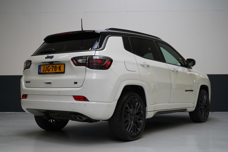 Jeep Compass 4xe 240 Plug-in Hybrid S | Panoramadak | Trekhaak | Leder | Alpine Sound | Memory