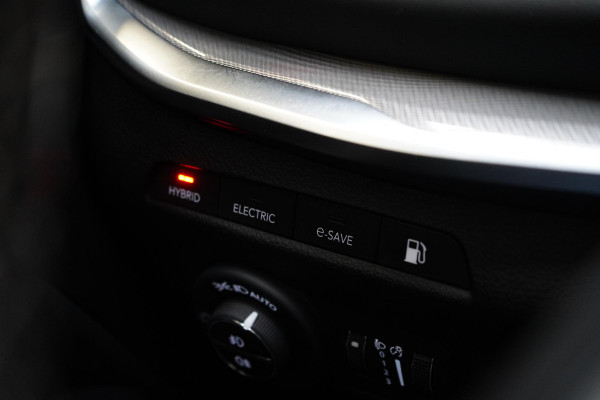 Jeep Compass 4xe 240 Plug-in Hybrid S | Panoramadak | Trekhaak | Leder | Alpine Sound | Memory