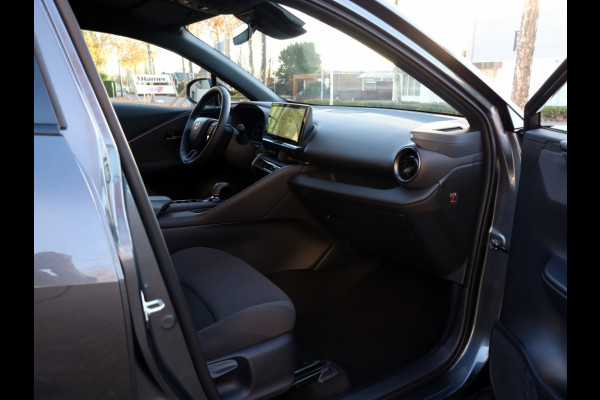 Toyota C-HR 2.0 PHEV 220 Dynamic | Nieuw! | Bi-Tone | Premium Navi |