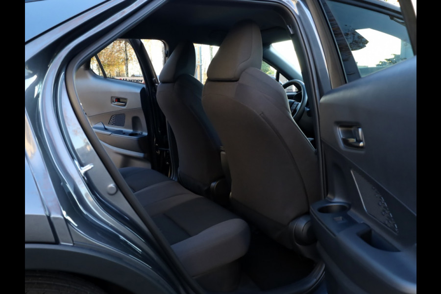 Toyota C-HR 2.0 PHEV 220 Dynamic | Nieuw! | Bi-Tone | Premium Navi |