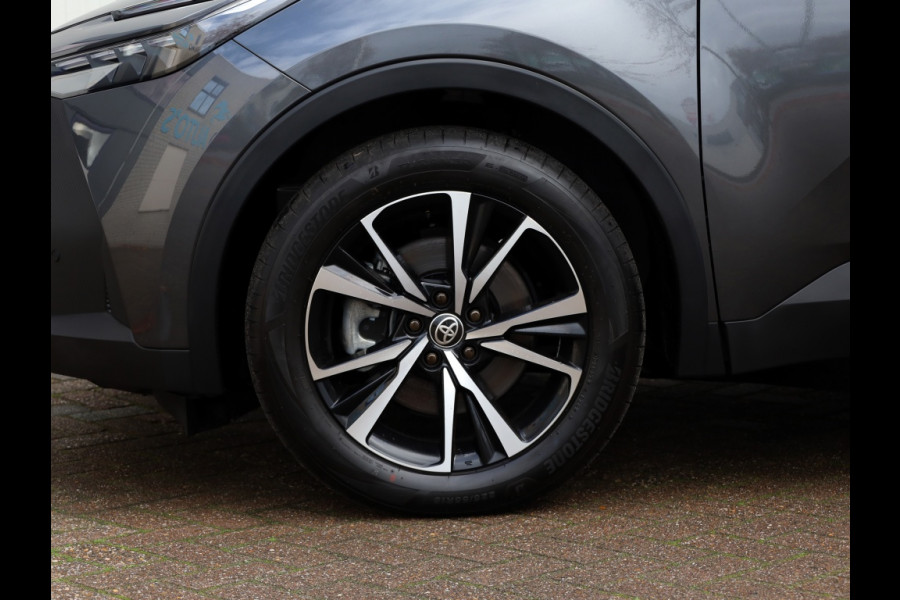 Toyota C-HR 2.0 PHEV 220 Dynamic | Nieuw! | Bi-Tone | Premium Navi | Keyless