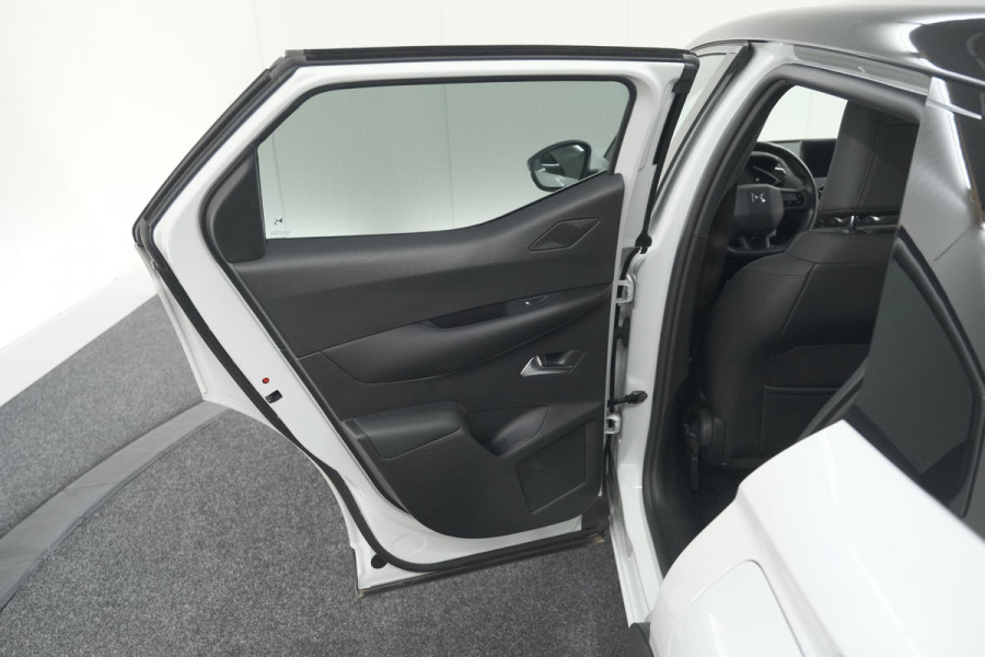 DS Ds 3 Crossback E-Tense So Chic 50 kWh | Allseason Banden | Camera | Dodehoekdetectie | Head-Up Display