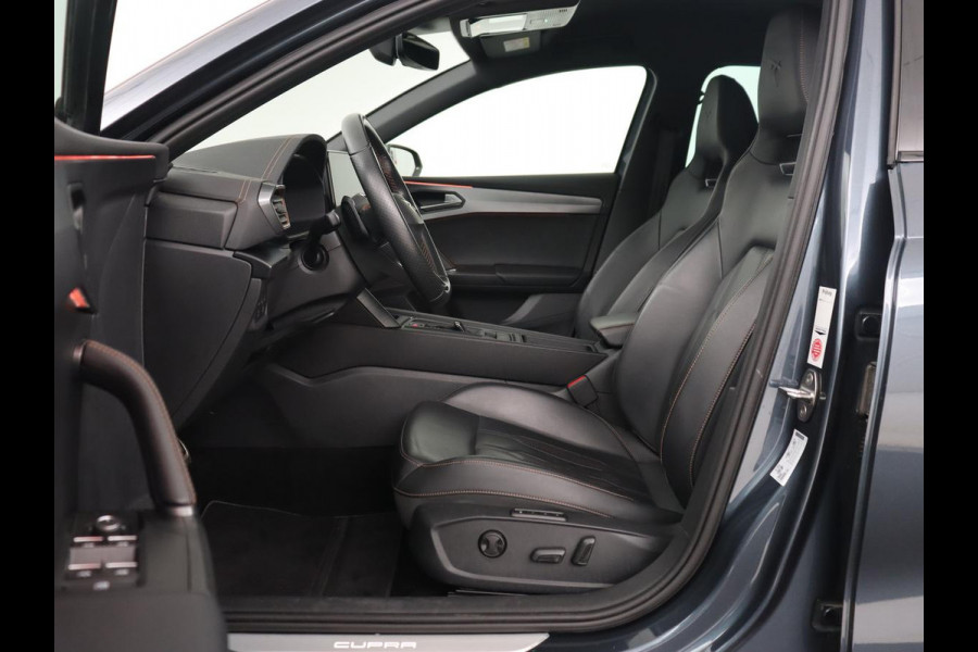 CUPRA Leon 1.4 eHybrid VZ | 245pk | Leder | Stoelverwarming | Memory | Carplay | Navigatie | Sfeerverlichting | Parkeerhulp | Sportstoelen | Keyless | Climate control | Cruise control | PHEV | Plug In