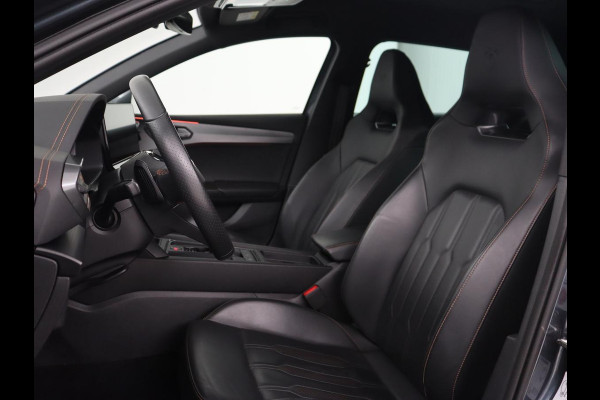 CUPRA Leon 1.4 eHybrid VZ | 245pk | Leder | Stoelverwarming | Memory | Carplay | Navigatie | Sfeerverlichting | Parkeerhulp | Sportstoelen | Keyless | Climate control | Cruise control | PHEV | Plug In