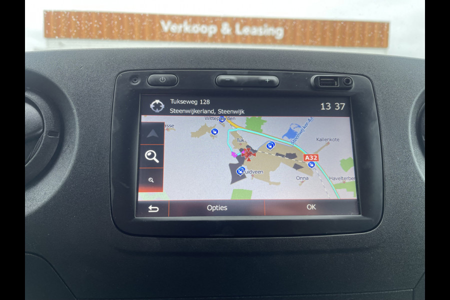 Renault Master T35 2.3 dCi 130pk L2H2 bpm vrij / euro 6 diesel / vaste prijs rijklaar € 19.950 ex btw / DC 7 persoons / zilver metallic / trekhaak 2500 kg / airco / cruise / navigatie