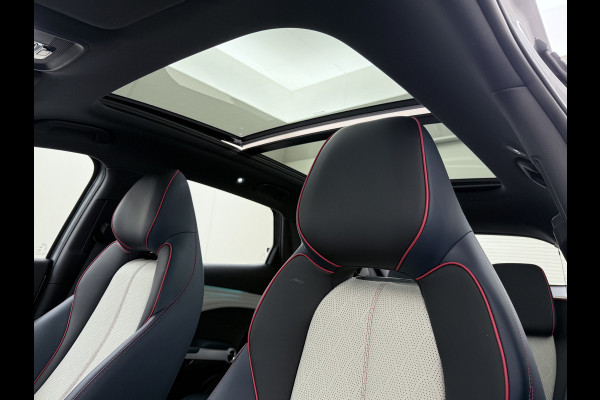 BYD ATTO 3 62kWh Design SOH 98% Pano-dak Leer+Elektr.Verst. Warmtepomp Adaptieve Cruise 360°Camera Apple Carplay Android Auto Elektr.Achter Verkeersbord detectie WiFi DAB Led Rijstrooksensor Keyless Smartphone Entry Fabrieksgarantie tot 20-12-2030/150.000km Garantie. Op de LFP Accu tot 20-12-2030/200.000km €44.000,- Nieuw!