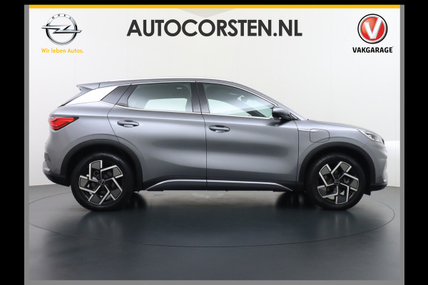 BYD ATTO 3 62kWh Design SOH 98% Pano-dak Leer+Elektr.Verst. Warmtepomp Adaptieve Cruise 360°Camera Apple Carplay Android Auto Elektr.Achter Verkeersbord detectie WiFi DAB Led Rijstrooksensor Keyless Smartphone Entry Fabrieksgarantie tot 20-12-2030/150.000km Garantie. Op de LFP Accu tot 20-12-2030/200.000km €44.000,- Nieuw!