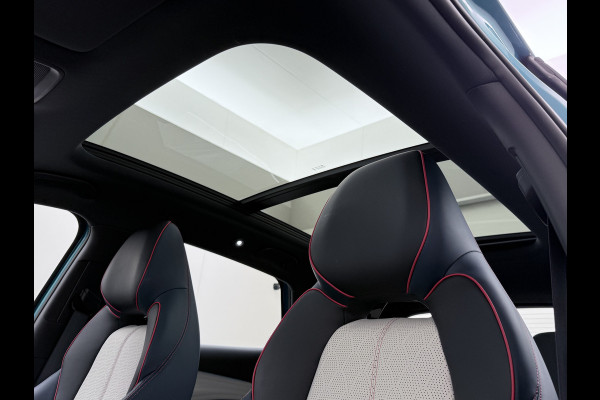 BYD ATTO 3 62kWh Design SOH 98% Panoramadak Leder+Elektr.Verst. Warmtepomp Adaptieve Cruise 360°Camera Apple Carplay Android Auto Elektr.Ac Verkeersbord detectie WiFi DAB Led Rijstrooksensor Keyless Smartphone Entry Fabrieksgarantie tot 12-12-2028/150.000km Garantie op de LFP Accu tot 12-12-2030/200.000km €44.000,- Nieuw!