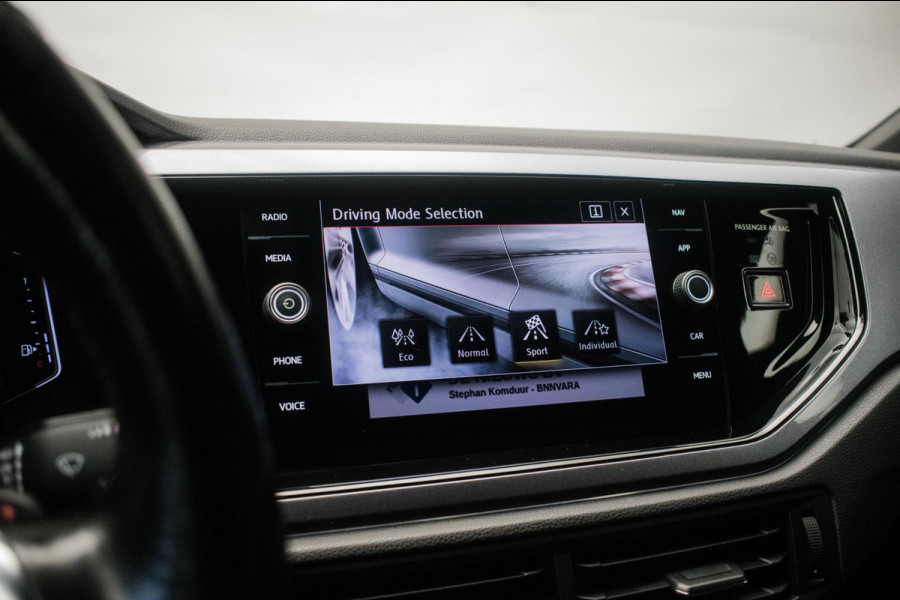 Volkswagen Polo 2.0 TSI GTI Automaat ORG NL [ Panoramadak Beats Virtual Cockpit Camera LED Stoelverwarming Carplay Sfeer ]