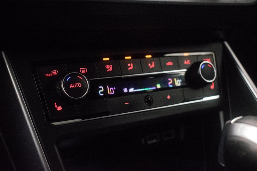 Volkswagen Polo 2.0 TSI GTI Automaat ORG NL [ Panoramadak Beats Virtual Cockpit Camera LED Stoelverwarming Carplay Sfeer ]
