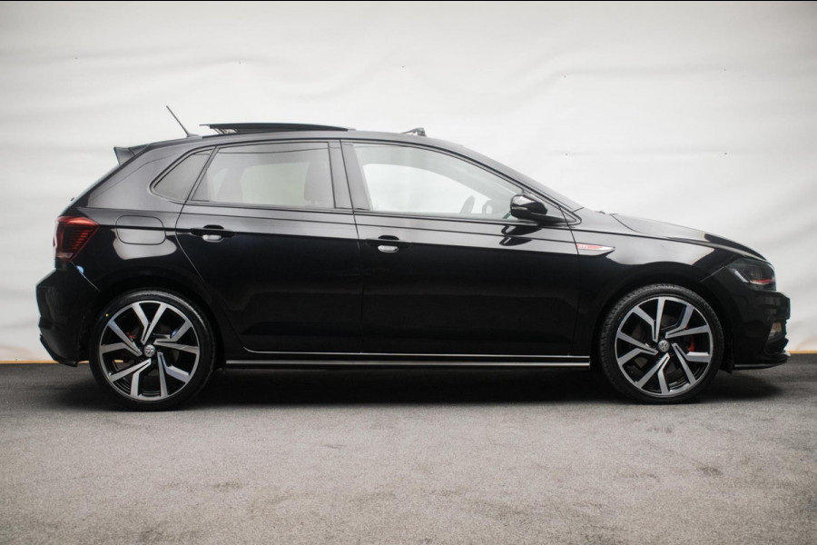 Volkswagen Polo 2.0 TSI GTI Automaat ORG NL [ Panoramadak Beats Virtual Cockpit Camera LED Stoelverwarming Carplay Sfeer ]