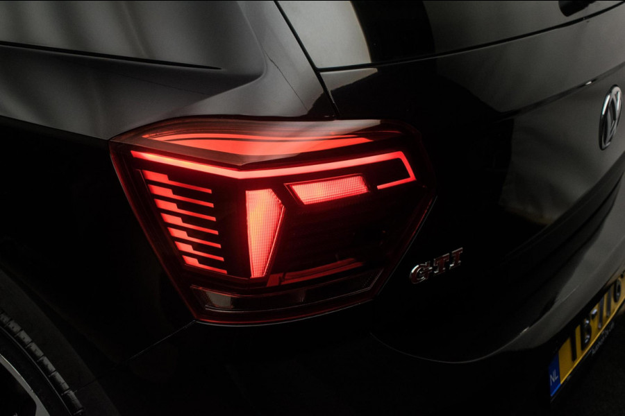 Volkswagen Polo 2.0 TSI GTI Automaat ORG NL [ Panoramadak Beats Virtual Cockpit Camera LED Stoelverwarming Carplay Sfeer ]