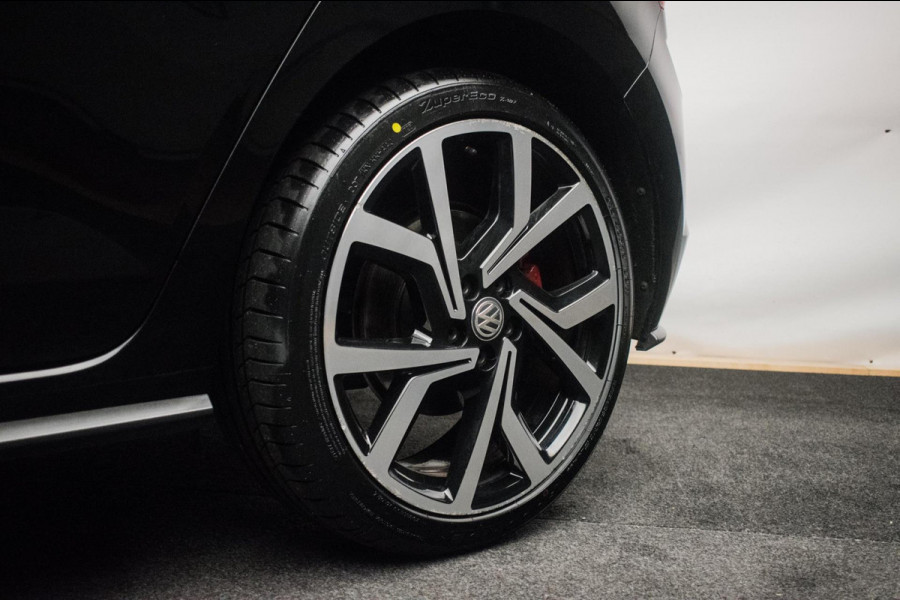 Volkswagen Polo 2.0 TSI GTI Automaat ORG NL [ Panoramadak Beats Virtual Cockpit Camera LED Stoelverwarming Carplay Sfeer ]